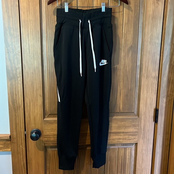 Nike jumpsuit outfit - Picture 2 of 7